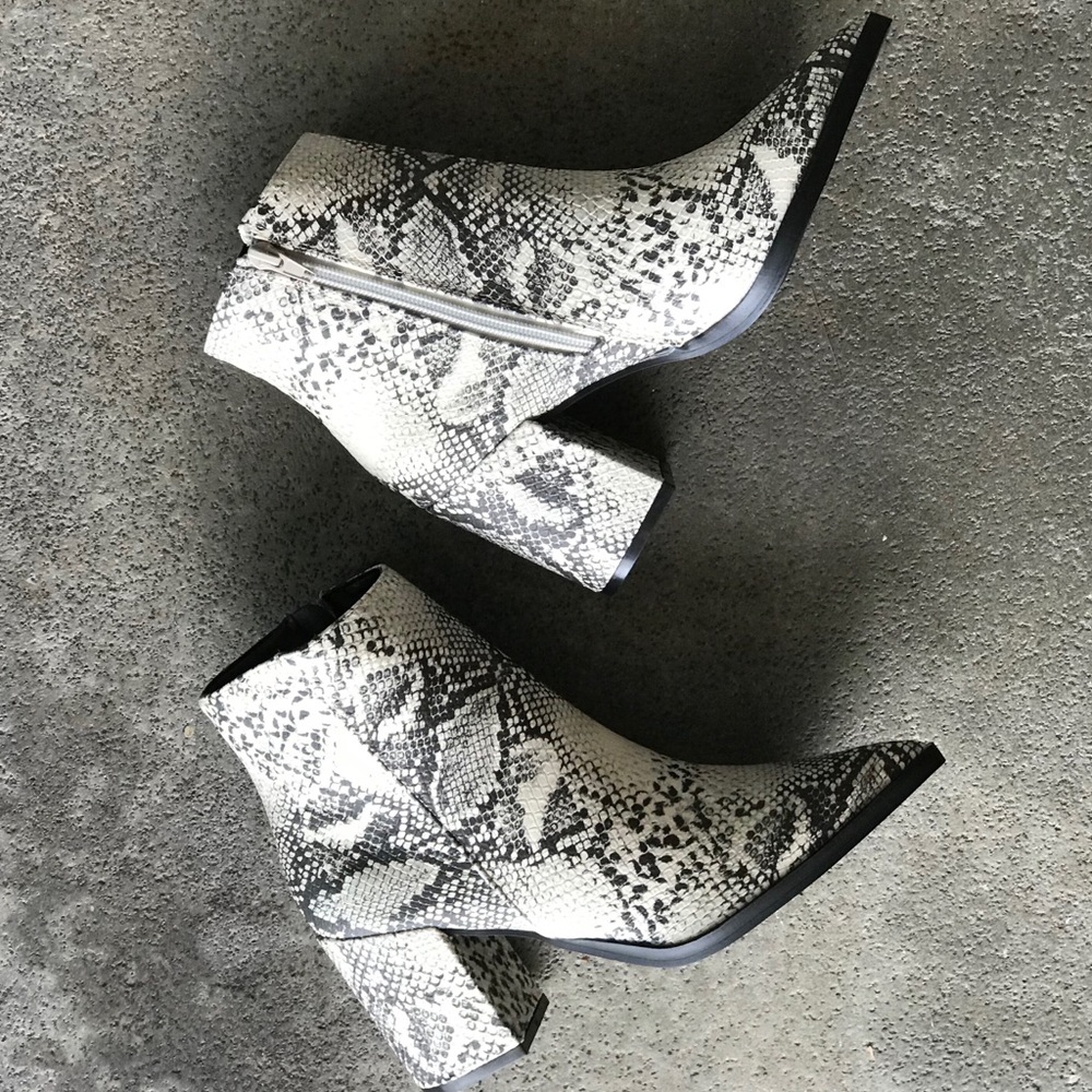 1 Left! Qupid Planner Python Snake Ankle Bootie - Picture 2 of 5
